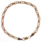A 9ct gold infinity link bracelet, 19cm in length, 5.0g.