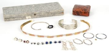 Silver and white metal jewellery including stud earrings, a silver gilt three tone necklace, hoop