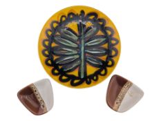 POOLE POTTERY - LATE 20TH CENTURY POTTERY PLATE & TWO TRINKET DISHES