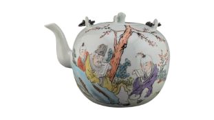 CHINESE 19TH CENTURY QING DYNASTY PORCELAIN TEAPOT