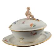 19TH CENTURY MEISSEN PORCELAIN TUREEN & STAND