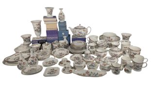 WEDGWOOD - LARGE COLLECTION OF LATE 20TH CENTURY CHINA KUTANI CRANE TABLEWARE
