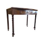 VICTORIAN 19TH CENTURY WALNUT WRITING TABLE DESK