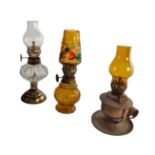 A MIXED SELECTION OF 19TH AND 20TH CENTURY OIL LAMPS