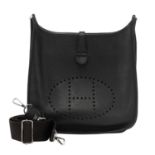 HERMÈS Umhängetasche 'EVELYNE 29', Koll.: 2020.