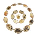 A Georgian gold and graduated agate necklace and matching bracelet, with later ring