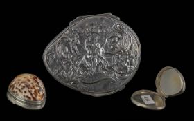 A Georgian Conch Shell Snuff Box In Silver. 18th / 19th Century Antique Conch Shell Snuff Box,