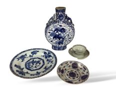 Chinese blue and white porcelain consisting of a moonflask, 18th century plate, a Tek Sing cargo tea