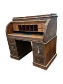 A Victorian mahogany cylinder desk, width 122cm, depth 70cm, height 118cm