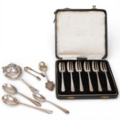 A cased set of six George VI silver cake forks, by Barker Brothers Silver Ltd, Birmingham, 1951,