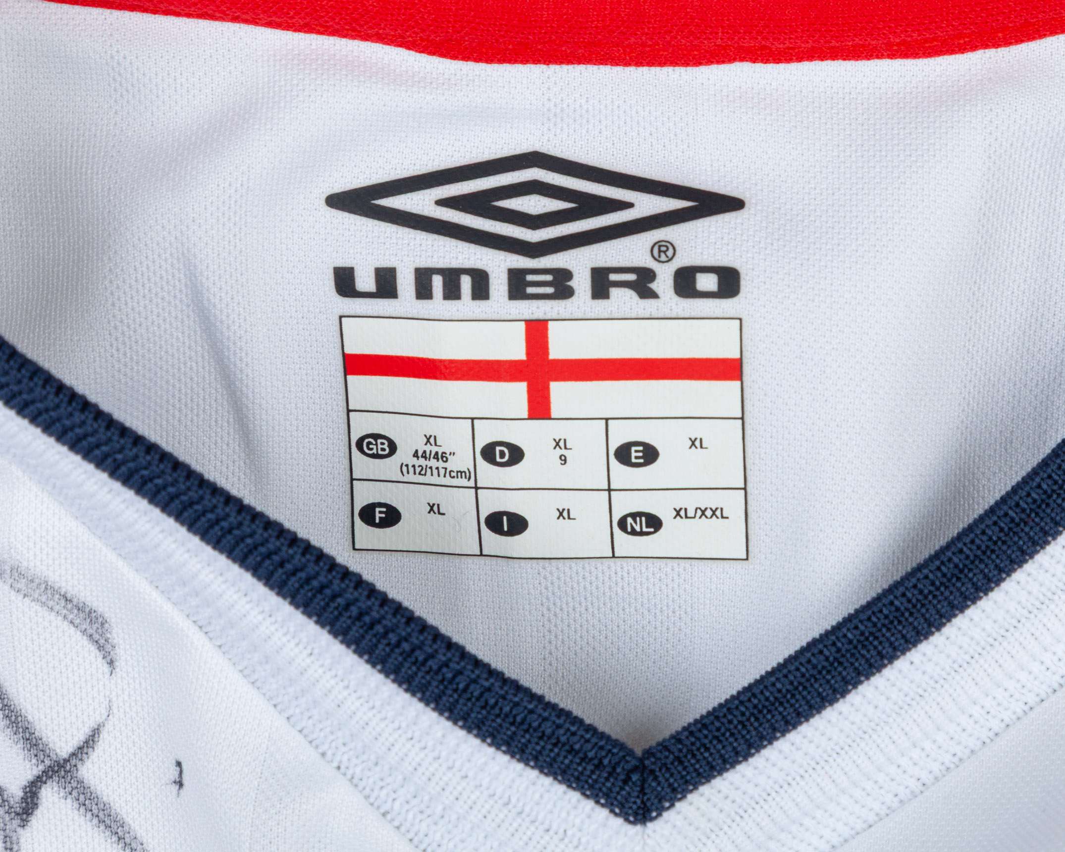 White No.10 England autographed short-sleeved shirt, 2001-03 - Image 5 of 6