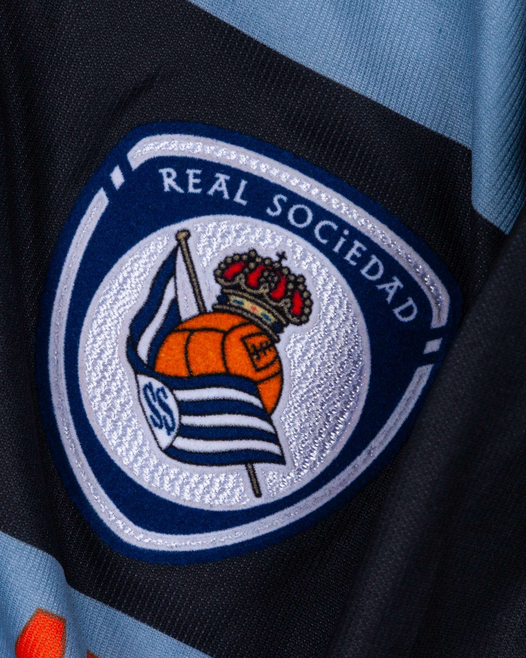 Juanito black and blue No.5 Real Sociedad short-sleeved shirt, 2006-07 - Image 3 of 5