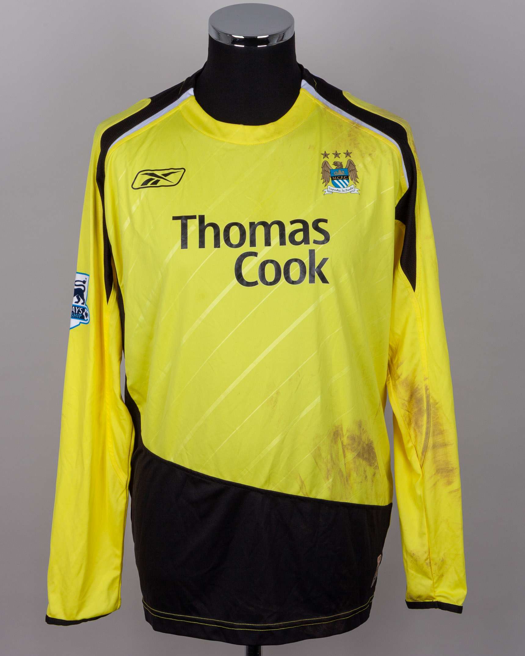 Darius Vassell yellow and black No.11 Manchester City autographed long-sleeved shirt, 2005-07