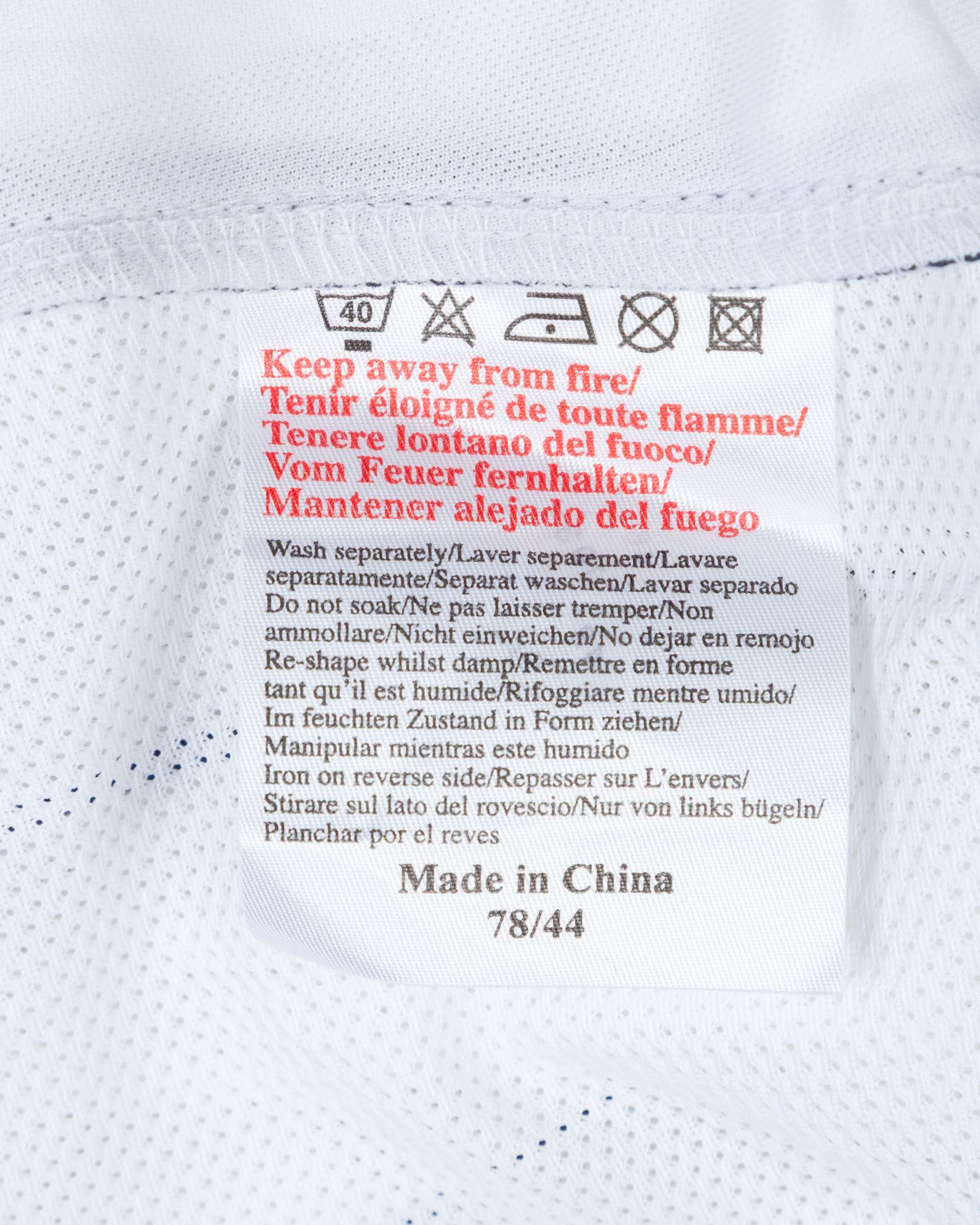 White No.10 England autographed short-sleeved shirt, 2001-03 - Image 6 of 6