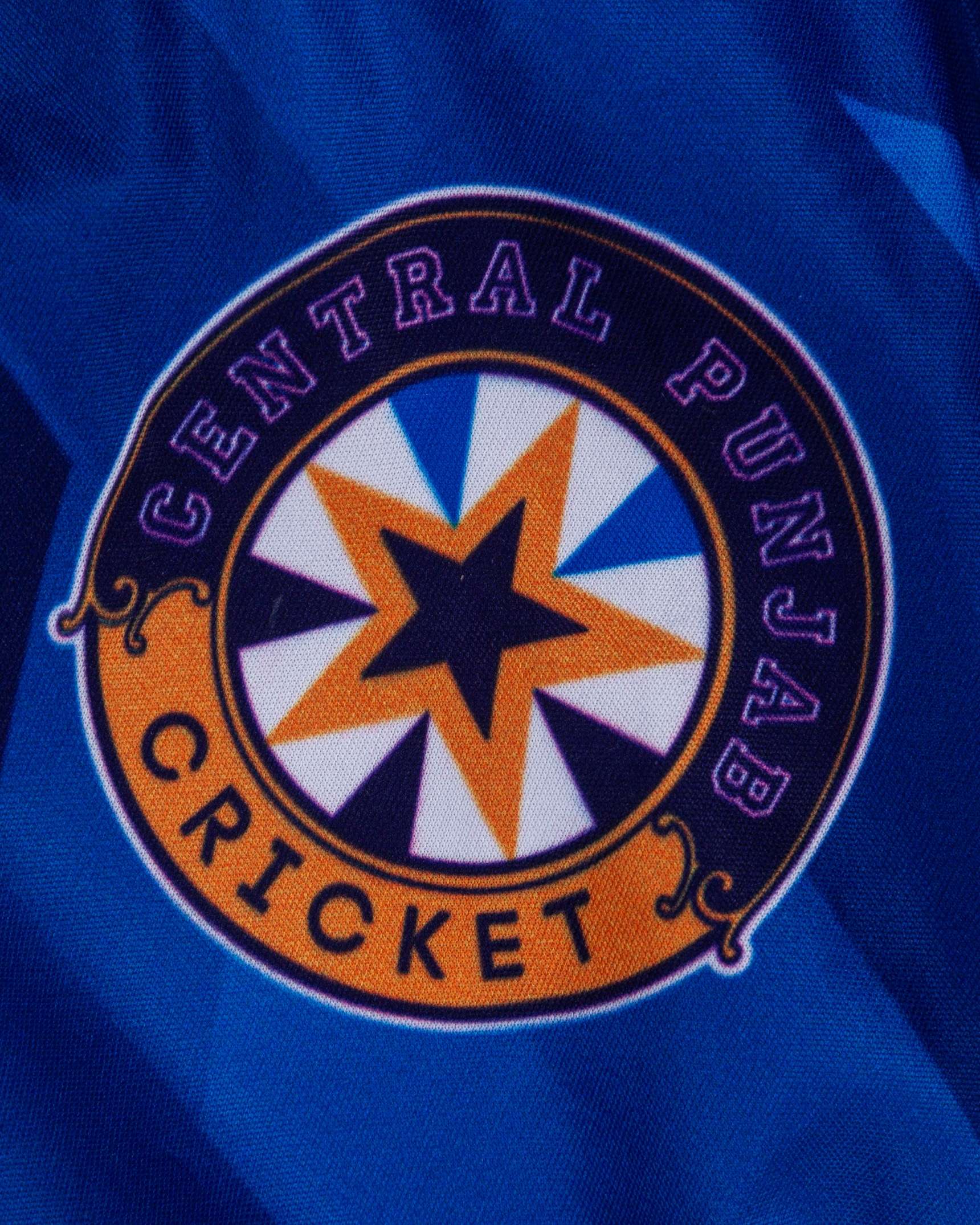 Tayab Tahir a blue and orange No.77 Central Punjab short-sleeved cricket shirt, 2022-23 - Image 3 of 4