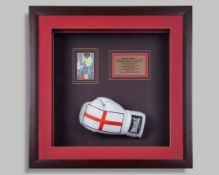 Sugar Ray Leonard autographed white St George's cross Lonsdale boxing glove display