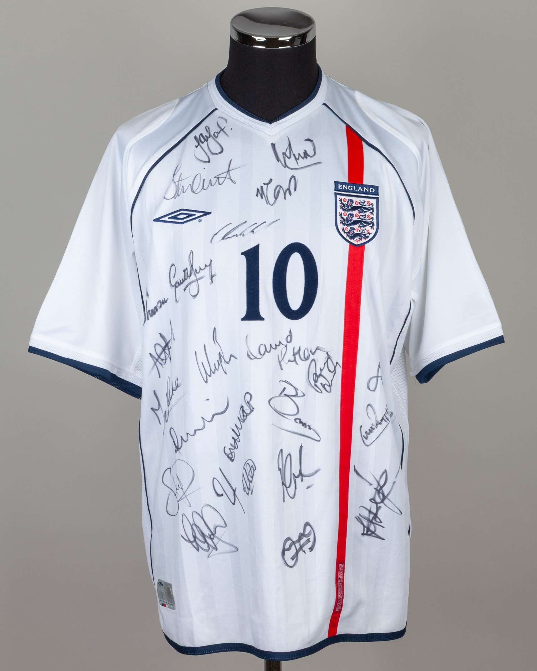 White No.10 England autographed short-sleeved shirt, 2001-03