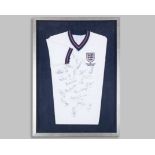 An England 1986 World Cup replica autographed short-sleeved shirt