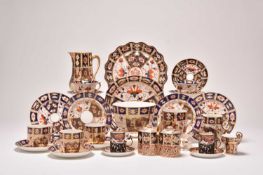 English imari tea and coffee wares including Royal Crown Derby (some damages/repairs)