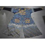A FINE 18TH/19TH CENTURY CHINESE SILK EMBROIDERED ROBE Late Qianlong/Jiaqing, finely embroidered