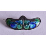 AN ART NOUVEAU SILVER AND ENAMEL BROOCH. Birmingham 1908. 4.3 grams. 3.25cm x 1.25cm.