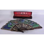 AN EARLY 19TH CENTURY CHINESE EXPORT BLACK LACQUER FAN Qing. 52 cm wide extended.