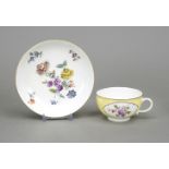Tasse mit UT, Meissen, um 1740-50,