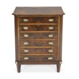 Kleine Kommode/Chiffoniere im Louis