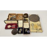 TRAY CONTAINING WORLD WAR TWO GERMAN ITALIAN CAMPAIGN MEDAL WITH RIBBON, IMPERIAL SERVICE MEDAL,