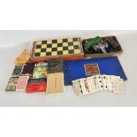 A GROUP OF VINTAGE GAMES TO INCLUDE BACKGAMMON, VINTAGE PLAYING CARDS, M. HONNER ECHO No.