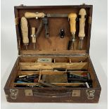 AN ANTIQUE PARKER PEN COMPANY LTD REPAIR OUTFIT AND CONTENTS INCLUDING A NIB FITTING GAUGE,
