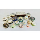 A GROUP OF 18 TRINKET BOXES TO INCLUDE ENAMEL BY HALCYON DAYS,