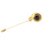 A LARGE VICTORIAN 22CT GOLD AND AGATE SERPENT TIE PIN