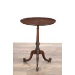 A GEORGE III MAHOGANY TRIPOD TABLE IN THE MANNER OF THOMAS CHIPPENDALE