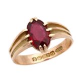A MID 20TH CENTURY 9CT GOLD AND RUBY RING
