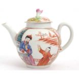 An 18th Century Worcester porcelain teapot circa 1770 with panels of Chinese figures and smaller