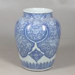 LARGE CHINESE BLUE & WHITE TEMPLE JAR - KANGXI.