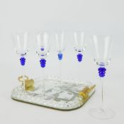 MURANO GLASS TRAY WITH A SET OF 6 LA VIDA GLASSES. (7).