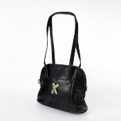 A PALOMA PICASSO ITALIAN LEATHER TOTE SHOUDLER BAG.