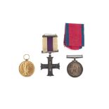 WWI medals awarded to Lieutenant Glynn R Barton to include The military cross, the victory medal and