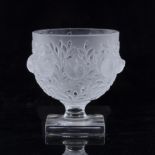 René Lalique (1860-1945) Elisabeth (Bird) Vase glass signed to the base 13cm high x 12cm diameter