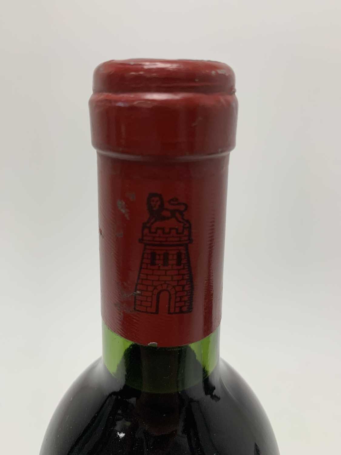 GRAND VIN DE CHATEAU LATOUR 1982 VINTAGE PAUILLAC, PREMIER GRAND CRU CLASSE - BORDEAUX - Image 5 of 8