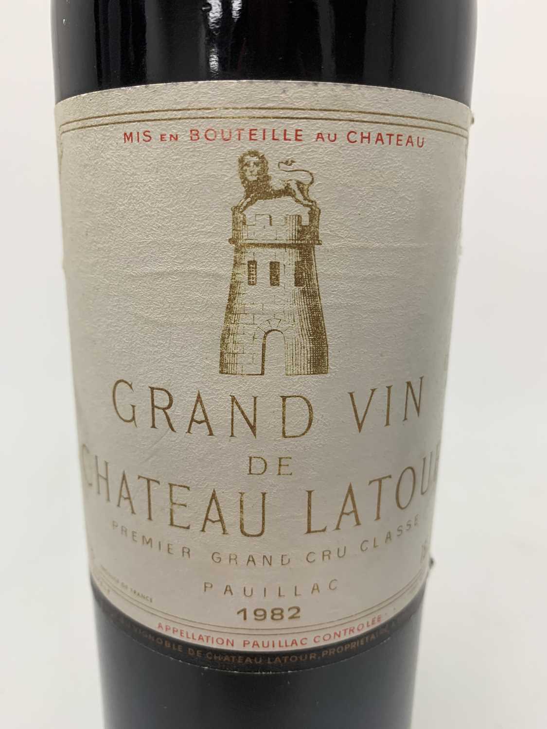 GRAND VIN DE CHATEAU LATOUR 1982 VINTAGE PAUILLAC, PREMIER GRAND CRU CLASSE - BORDEAUX - Image 3 of 8