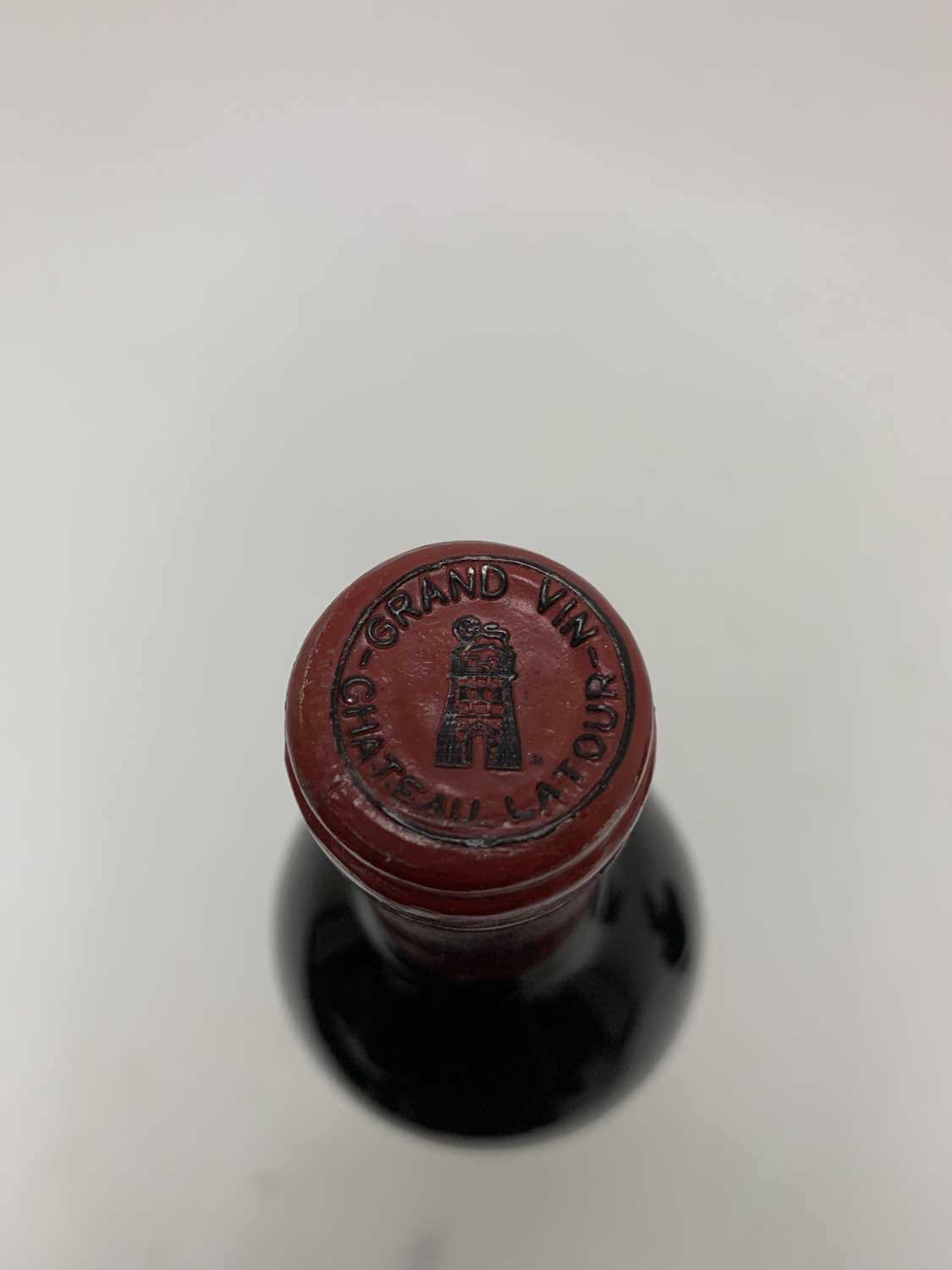 GRAND VIN DE CHATEAU LATOUR 1982 VINTAGE PAUILLAC, PREMIER GRAND CRU CLASSE - BORDEAUX - Image 6 of 8