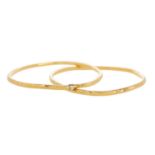 PAIR OF GOLD BANGLES, LATE 20TH CENTURY