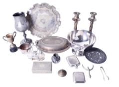 A small quantity of assorted silverplated items.