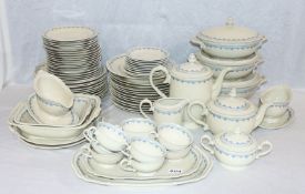 Johann Haviland, Bavaria, Kaffee- und Speise-Serviceteile mit blauem Dekor, Kaffee- und Teekanne,