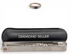 Yellow metal Ring, tested as 9ct gold, with glass stones - size M UK - 2.1g, comes with diamond