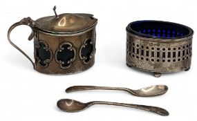 1910 Willian Henry Birmingham Hallmarked Silver Cruet part set with green glass liner, and Chester