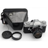 A Leica Leicaflex SLR Camera 1960s, serial no. 1154813, with Leitz Wetzalar 21192459 Summicon- r 1: